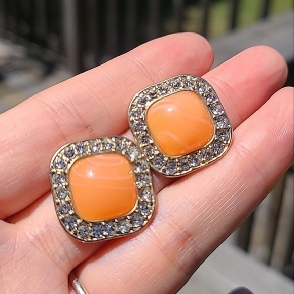 VINTAGE salmon stones with gold tone rehnistones stud  earrings - Picture 17 of 17